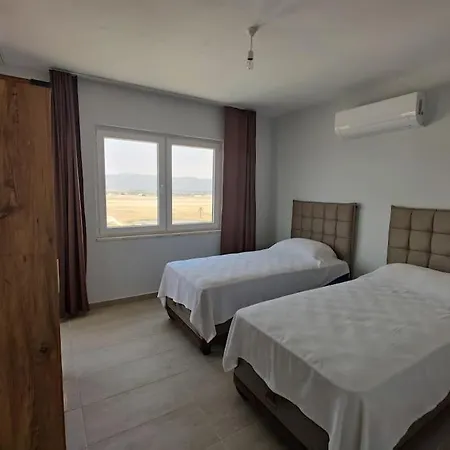 Serene 3-bed With Pool, Stunning Views & Access In Hotell 4*